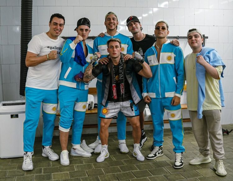 Equipo argentino de Momo en la Velada del Año.
